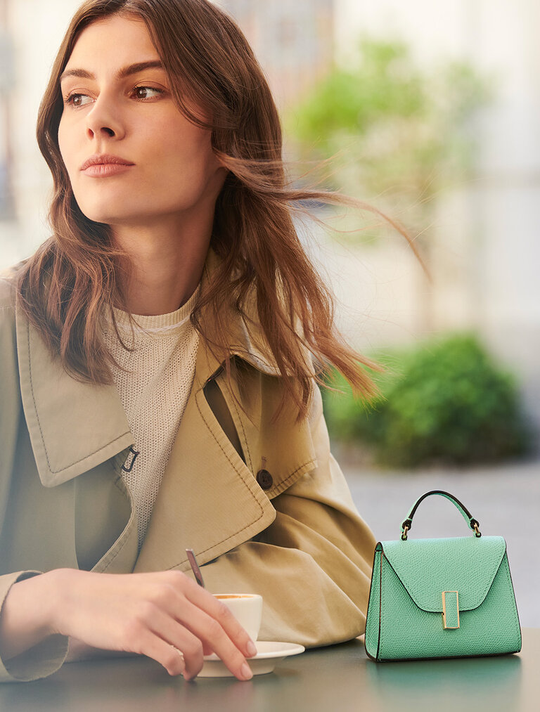 a new moynat chapter with the duo tote